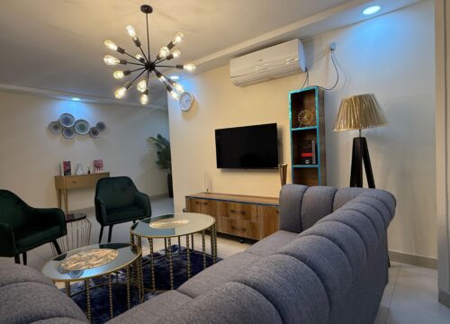 Family sharing apartment # 1904