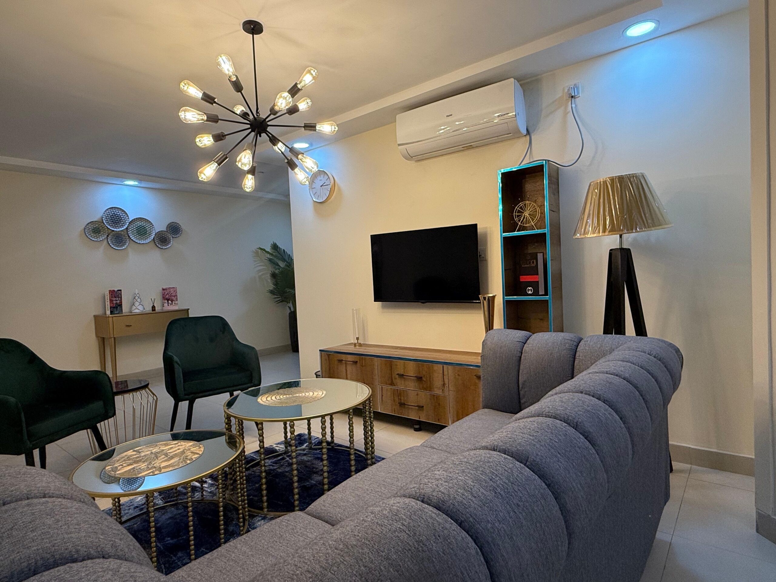 Family sharing apartment # 1904